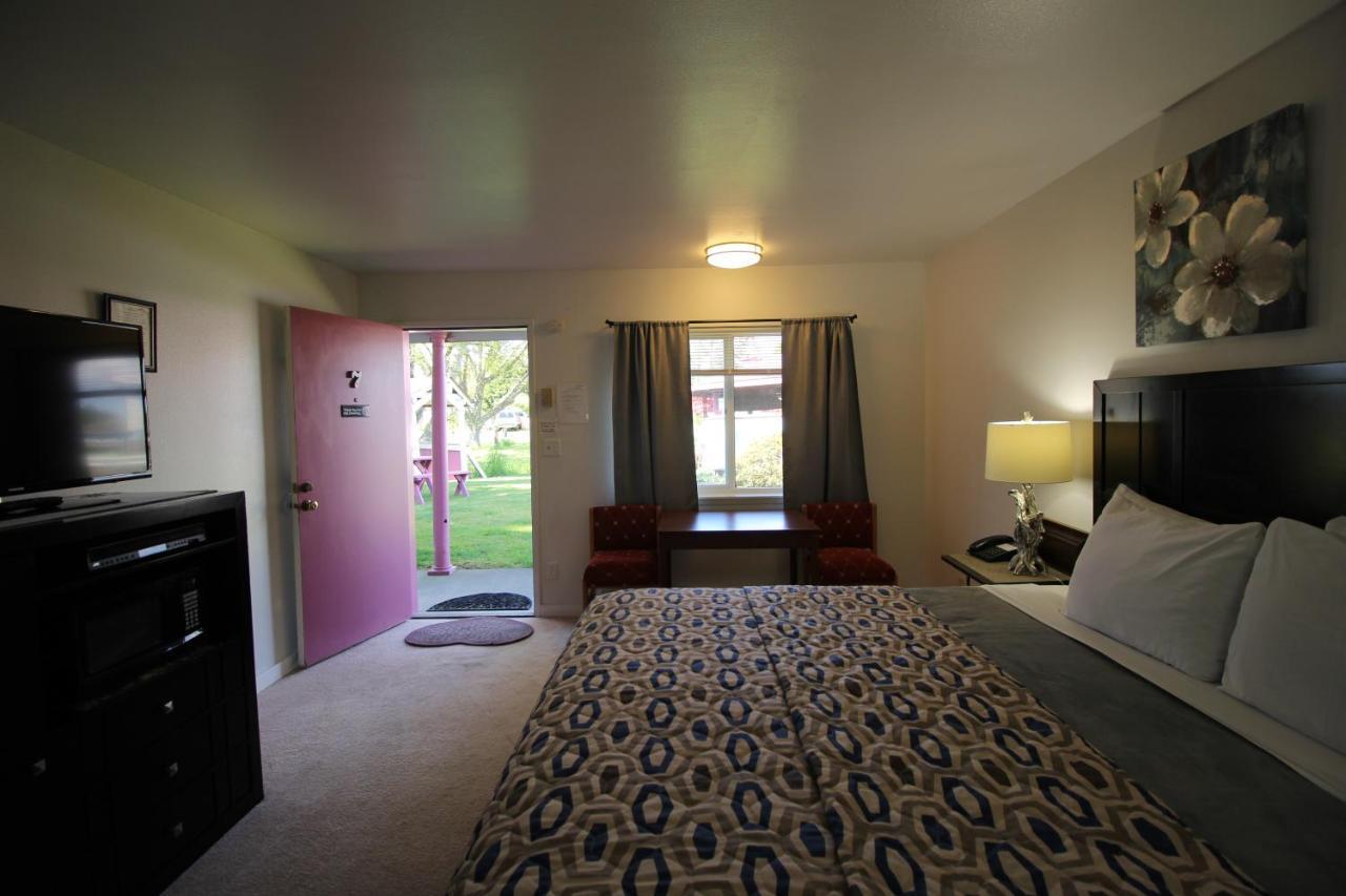 Mariners Cove Inn Уэстпорт Экстерьер фото