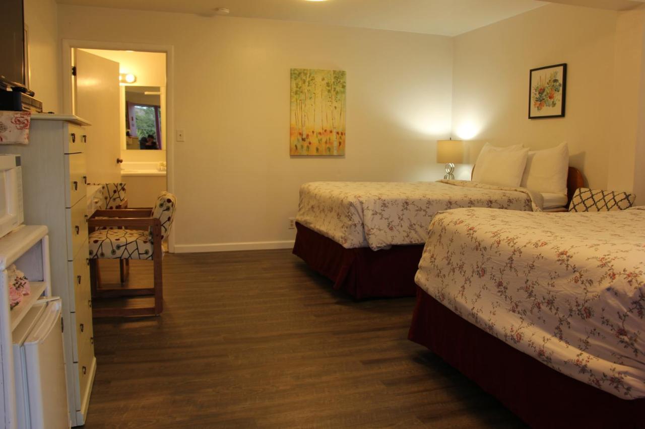 Mariners Cove Inn Уэстпорт Экстерьер фото