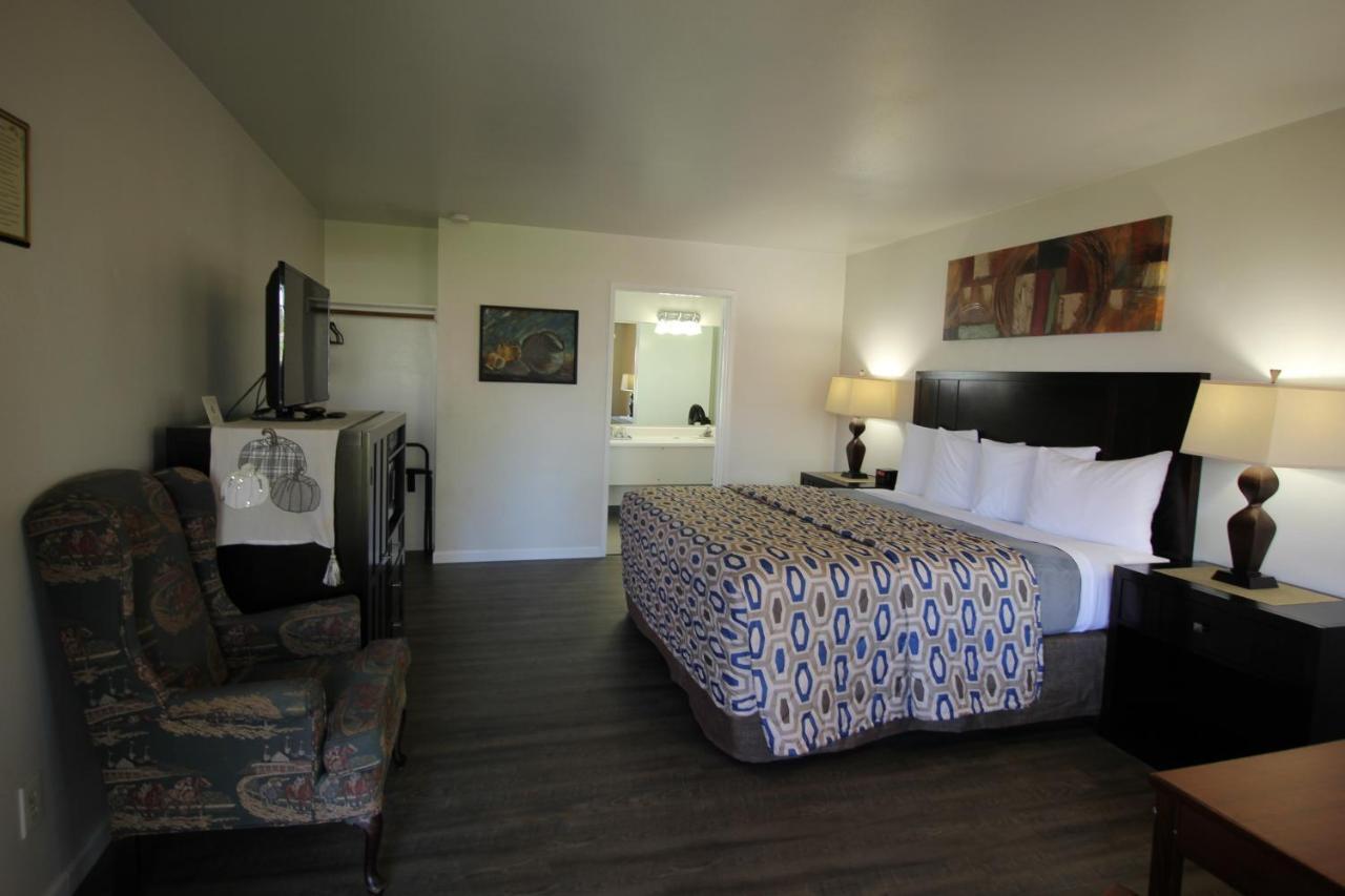 Mariners Cove Inn Уэстпорт Экстерьер фото